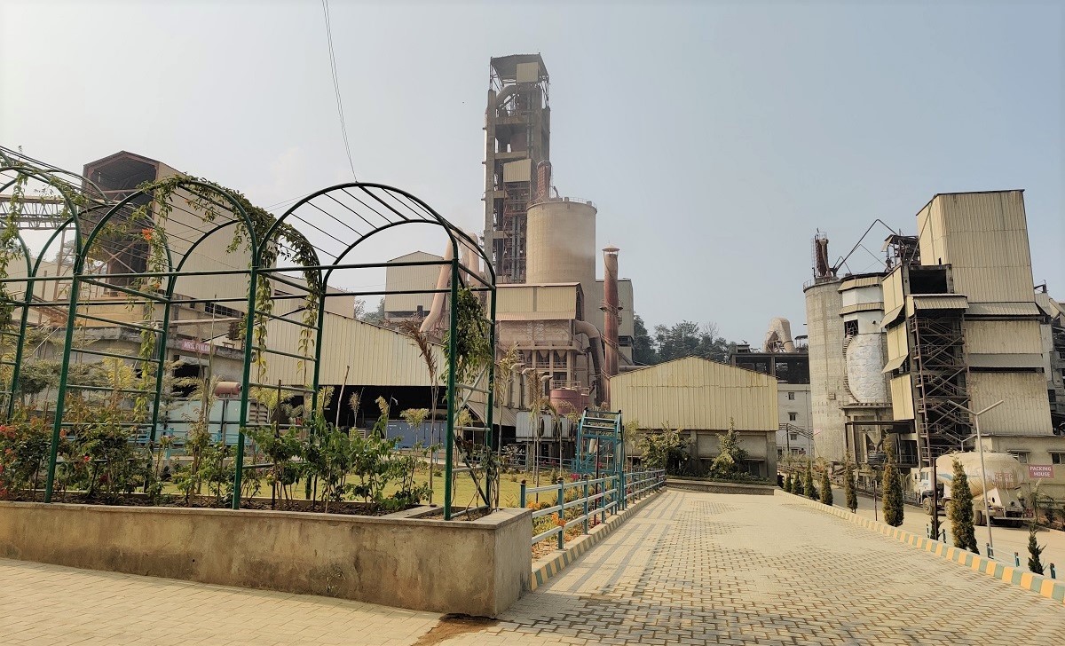 धादिङमा रहेको युनाइटेड सिमेन्ट उद्योग। तस्बिर सौजन्यः सुवास खतिवडा